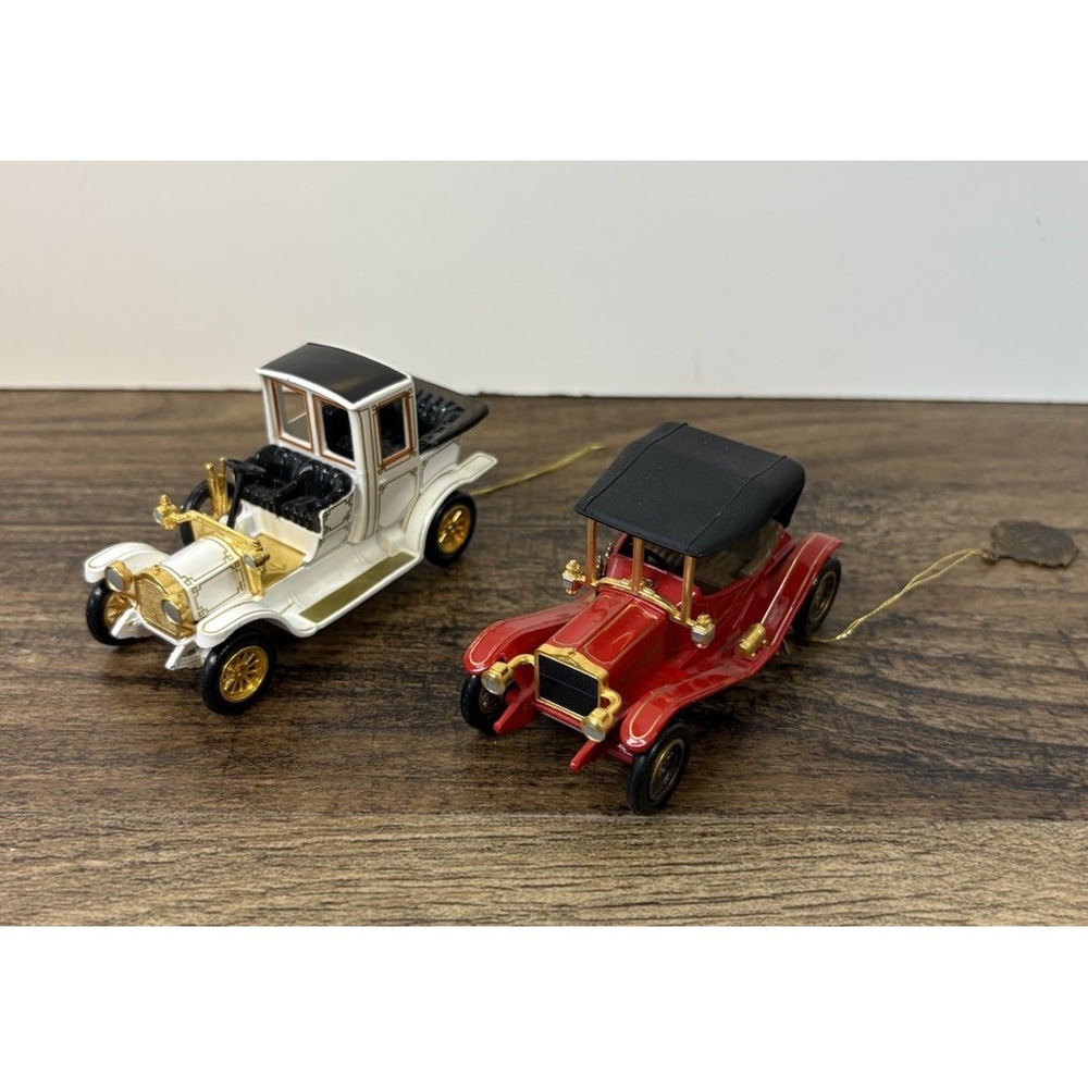 Matchbox Models of Yesteryear 1911 Maxwell Roadster & 1912 Packard Landaulet